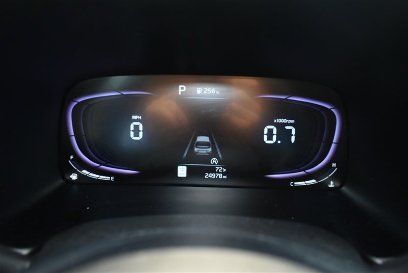 Used 2025 Kia Soul LX w/ LX Technology Package FWD image 14