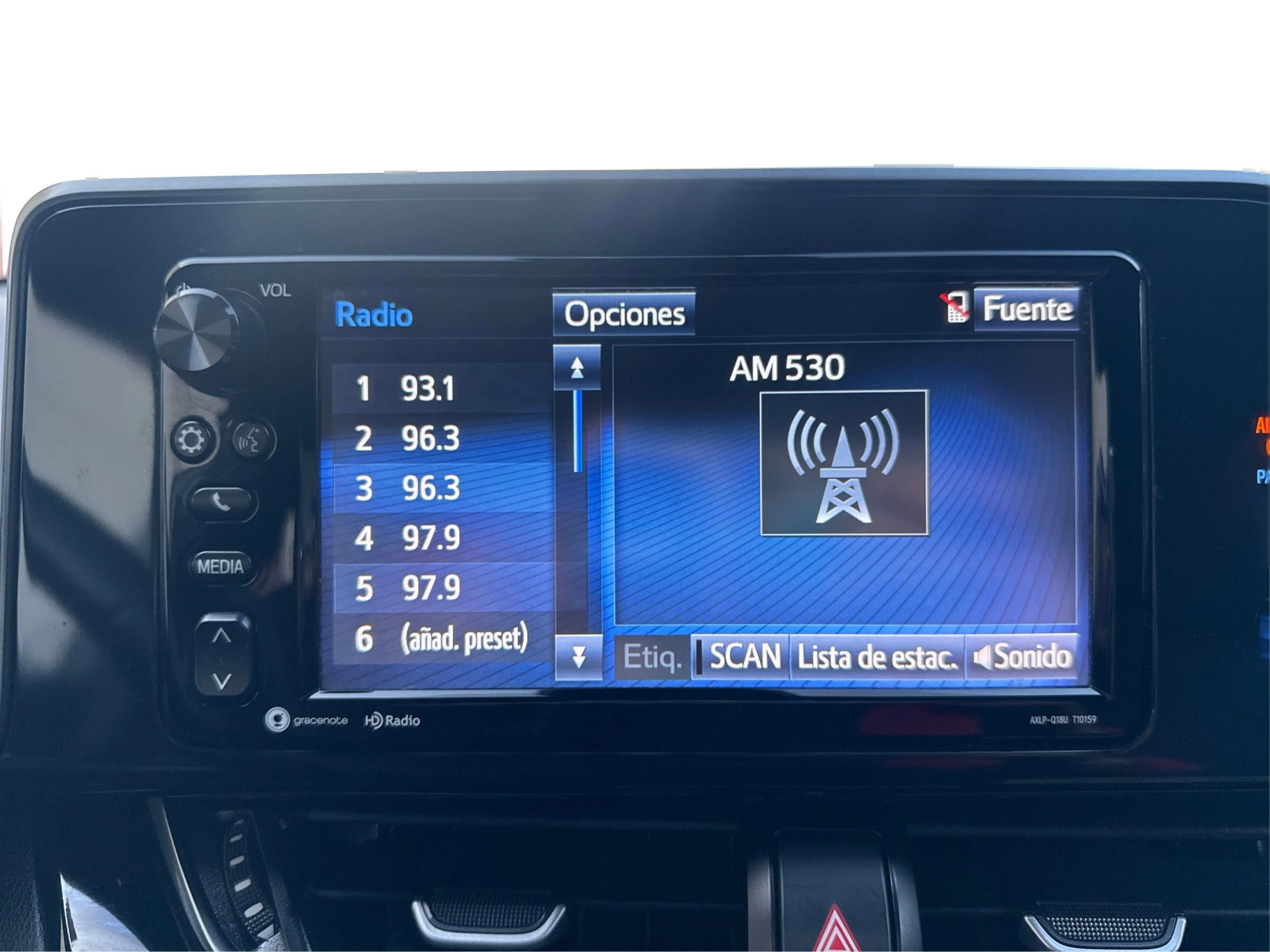 Used 2018 Toyota C-HR XLE image 15