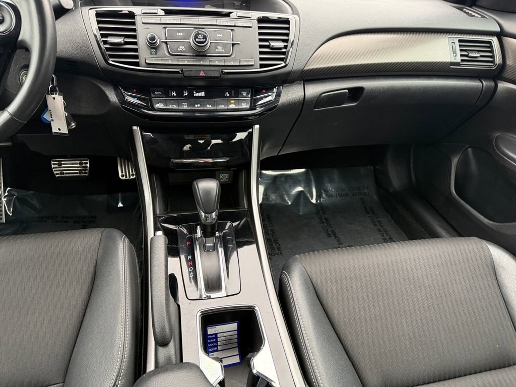 Used 2017 Honda Accord Sport image 11