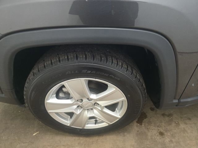 Used 2022 Jeep Compass Latitude w/ Convenience Group image 21