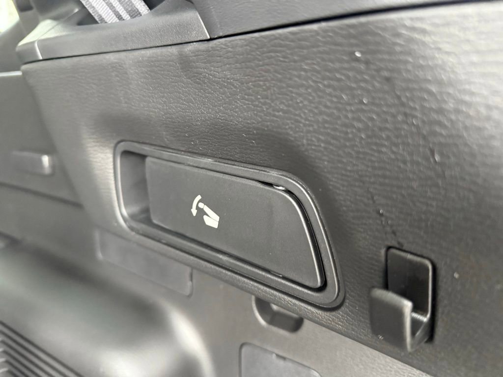 New 2026 Mitsubishi Outlander SE image 28