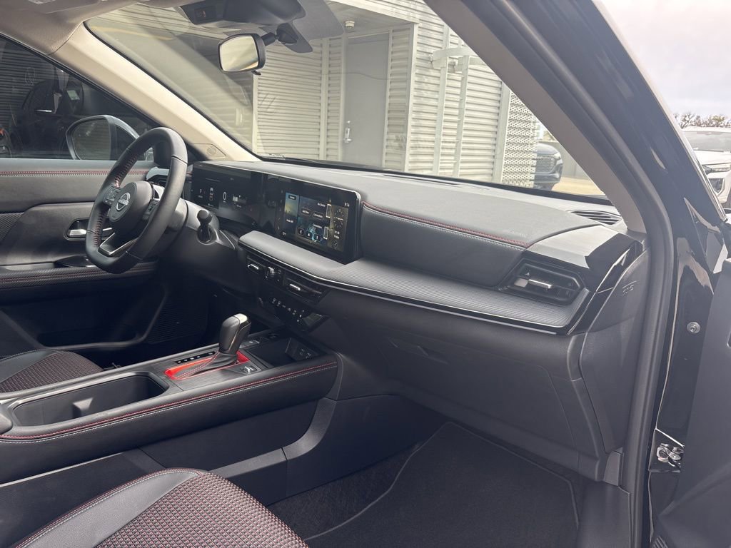 Used 2025 Nissan Kicks SR image 15