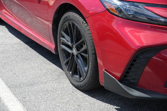 Used 2025 Toyota Camry SE FWD image 2