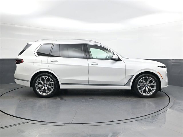 New 2026 BMW X7 xDrive40i image 3