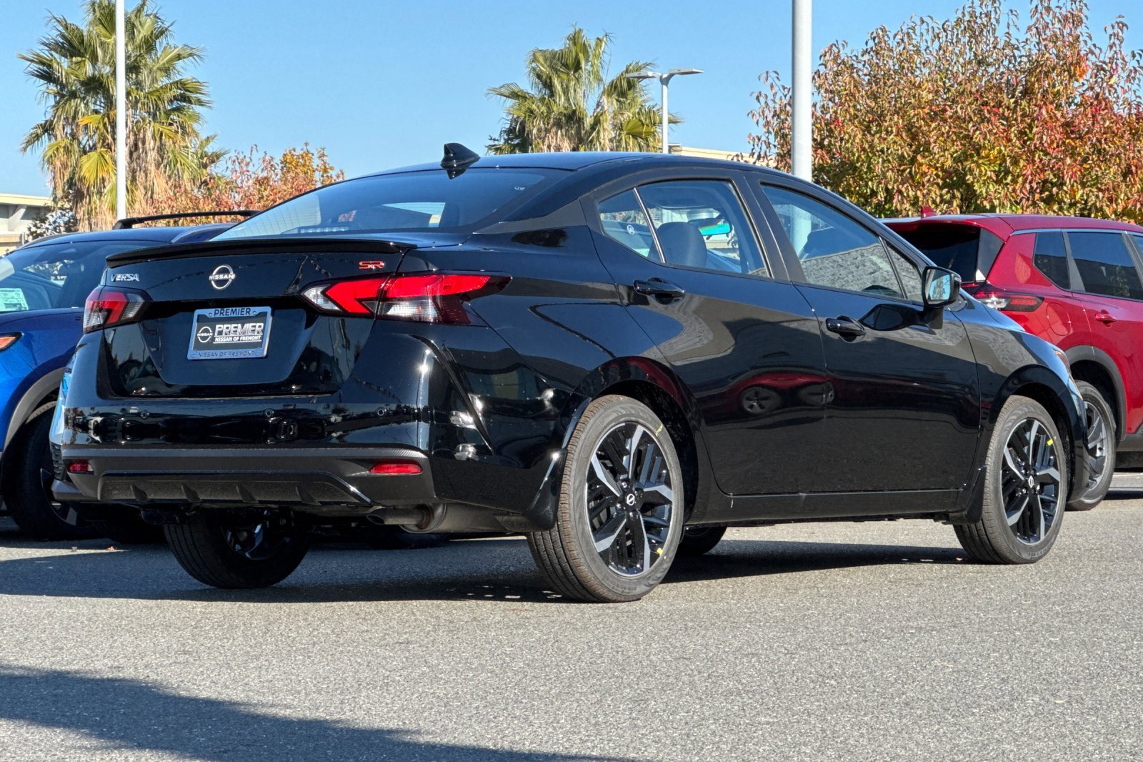 New 2025 Nissan Versa SR w/ Trunk Package image 4