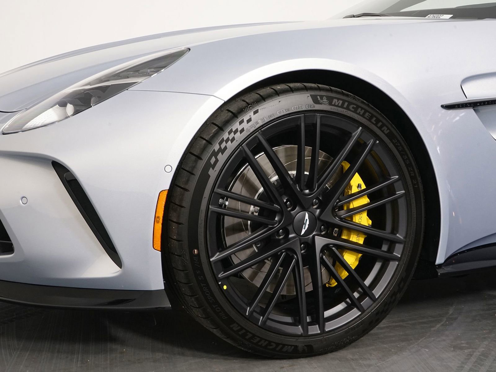New 2026 Aston Martin V8 Vantage Coupe RWD image 9