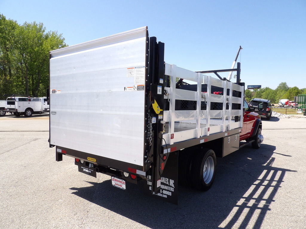 Used 2021 RAM 5500 Tradesman w/ Chrome Appearance Group RWD image 7
