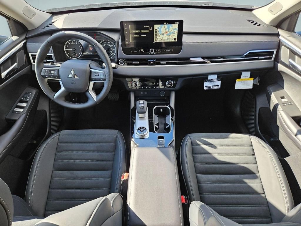 New 2025 Mitsubishi Outlander AWD image 29