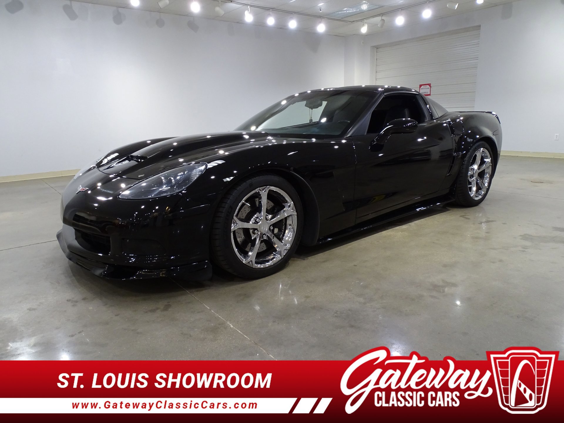 Used 2006 Chevrolet Corvette Coupe w/ Performance Package image 1