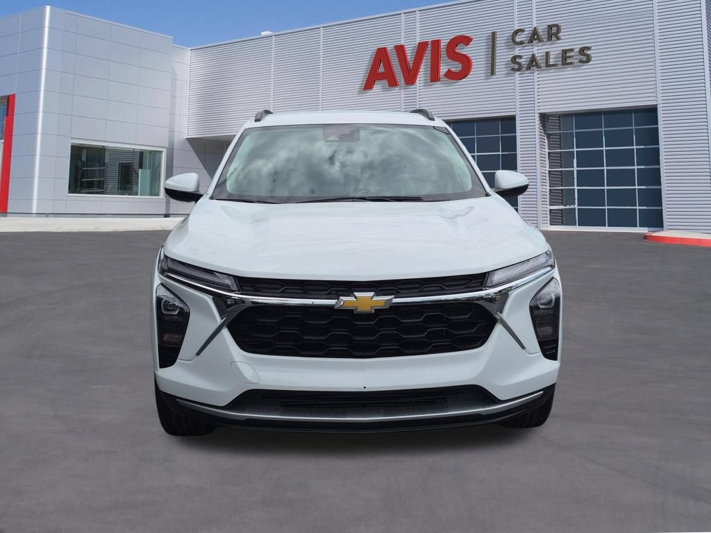 Used 2025 Chevrolet Trax LT w/ LT Convenience Package FWD image 2