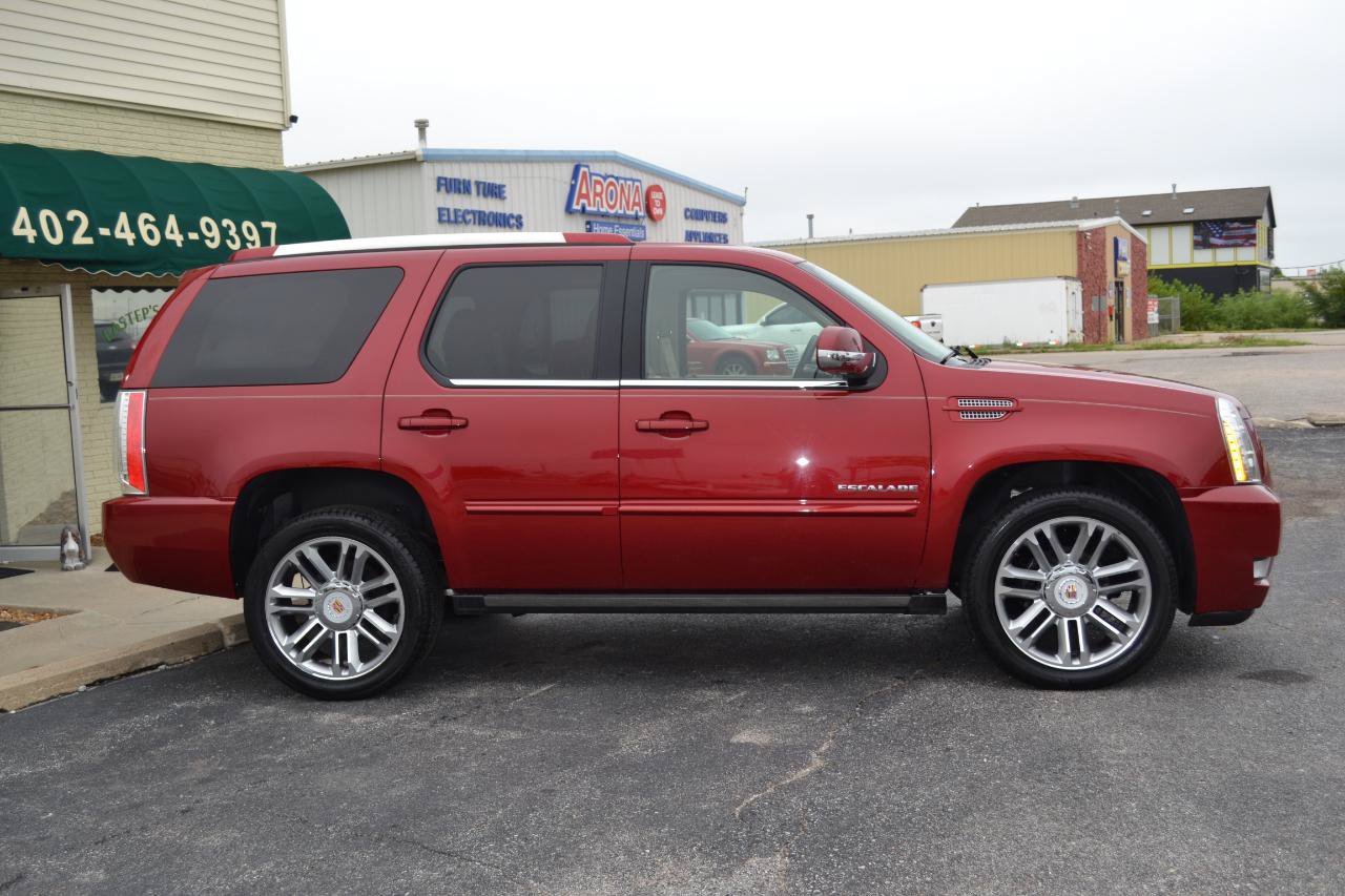 Used 2014 Cadillac Escalade Premium AWD/4WD image 13
