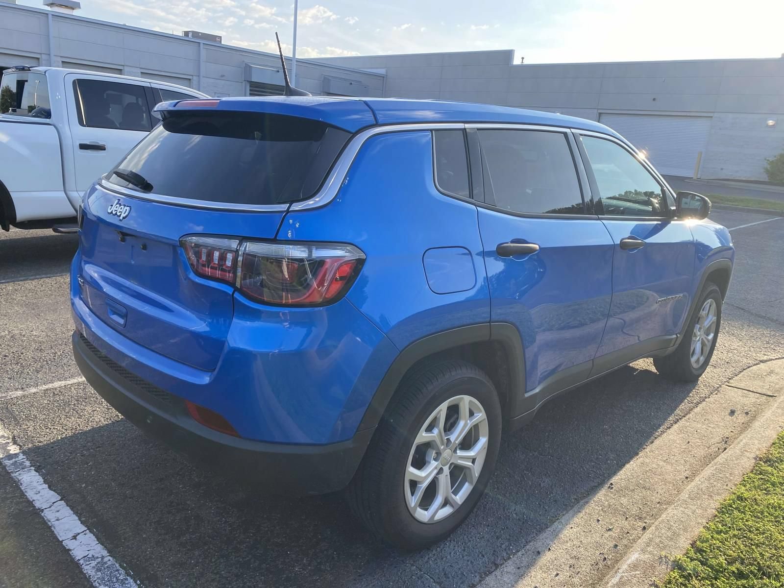 Used 2024 Jeep Compass Sport AWD/4WD image 7