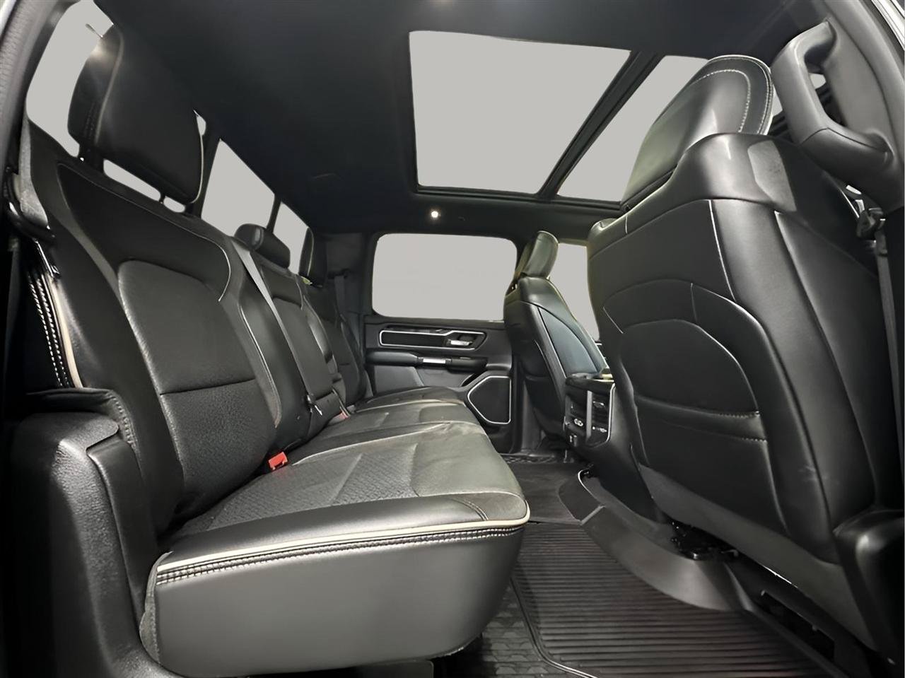 Used 2020 RAM 1500 Laramie w/ Sport Appearance Package AWD/4WD image 25