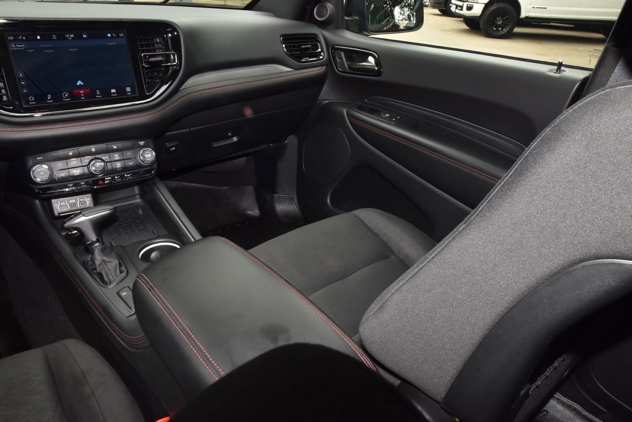 Used 2025 Dodge Durango R/T w/ Blacktop Package AWD/4WD image 18