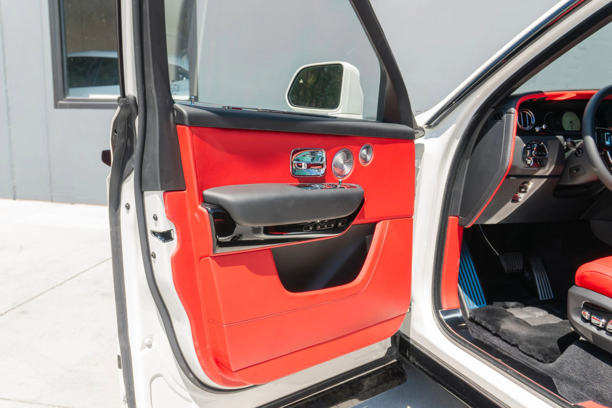 Used 2026 Rolls-Royce Cullinan AWD/4WD image 90