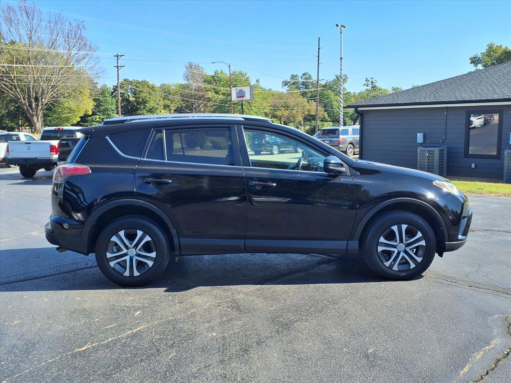 Used 2016 Toyota RAV4 LE image 2