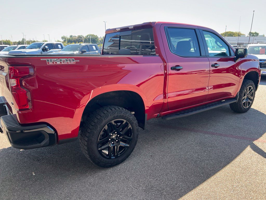 Used 2024 Chevrolet Silverado 1500 LT Trail Boss w/ LT Trail Boss Premium Package AWD/4WD image 3