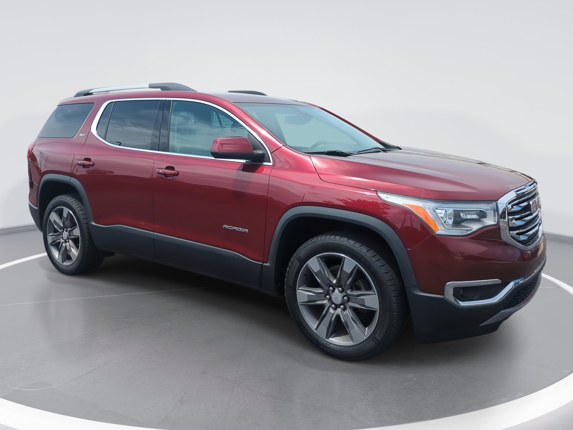 Used 2018 GMC Acadia SLT FWD image 2