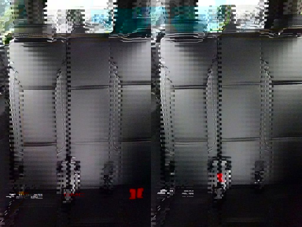 New 2026 Chevrolet Suburban Premier image 24