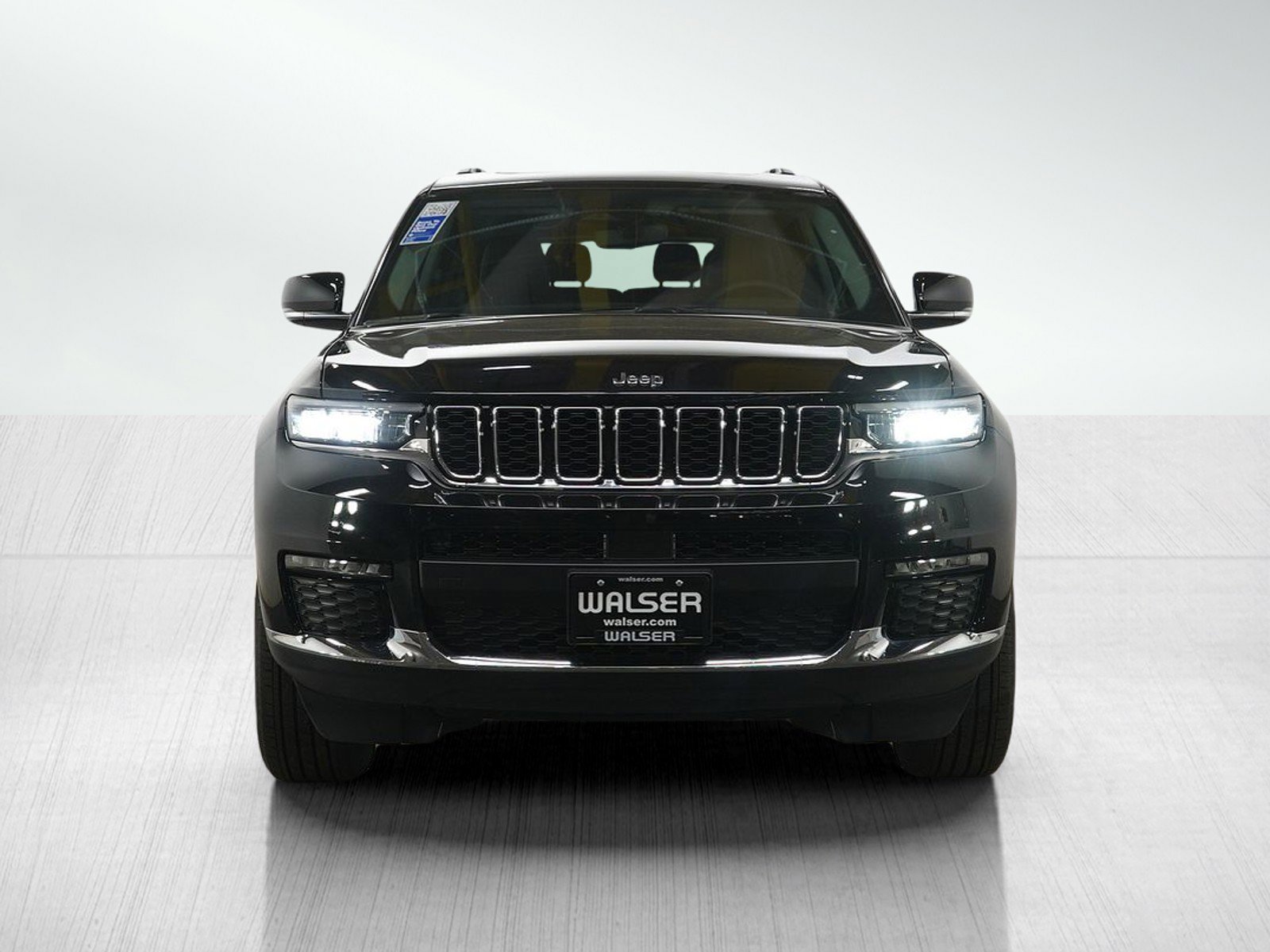 Used 2024 Jeep Grand Cherokee L Limited AWD/4WD image 8