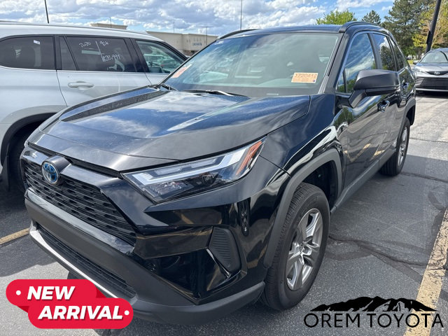 Used 2024 Toyota RAV4 LE image 4