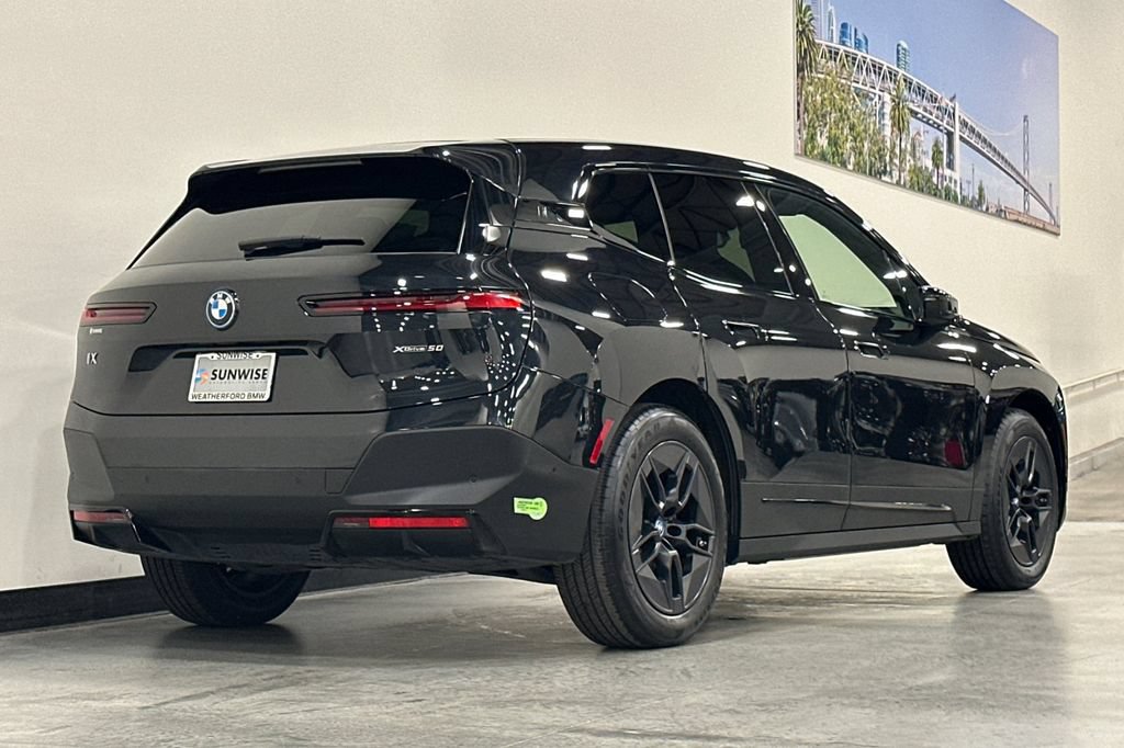 Used 2024 BMW iX xDrive50 AWD/4WD image 4