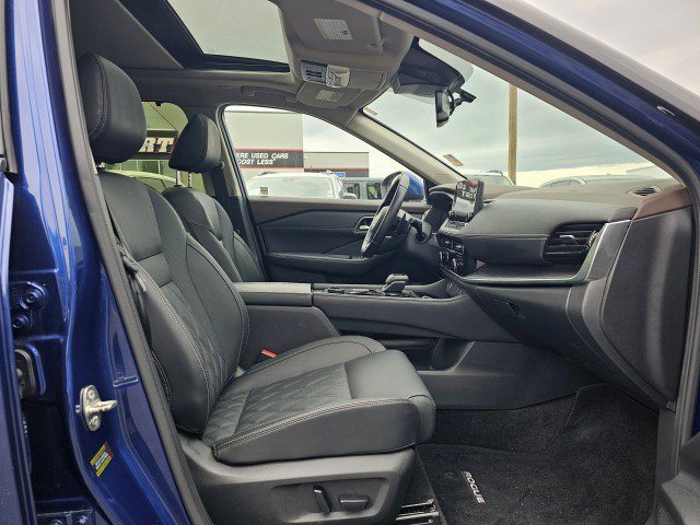 Used 2023 Nissan Rogue Platinum AWD/4WD image 10