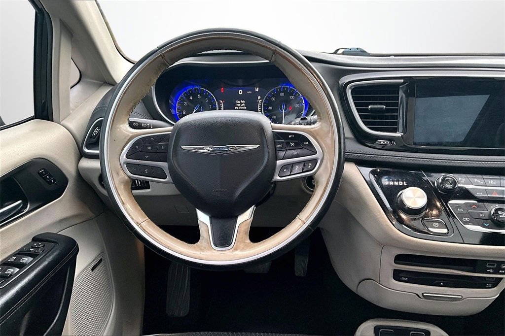 Used 2019 Chrysler Pacifica Limited w/ Tire & Wheel Group image 8