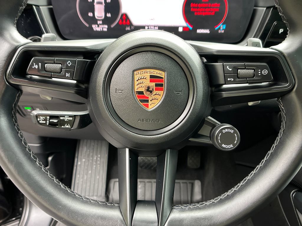 Used 2024 Porsche Cayenne AWD/4WD image 14