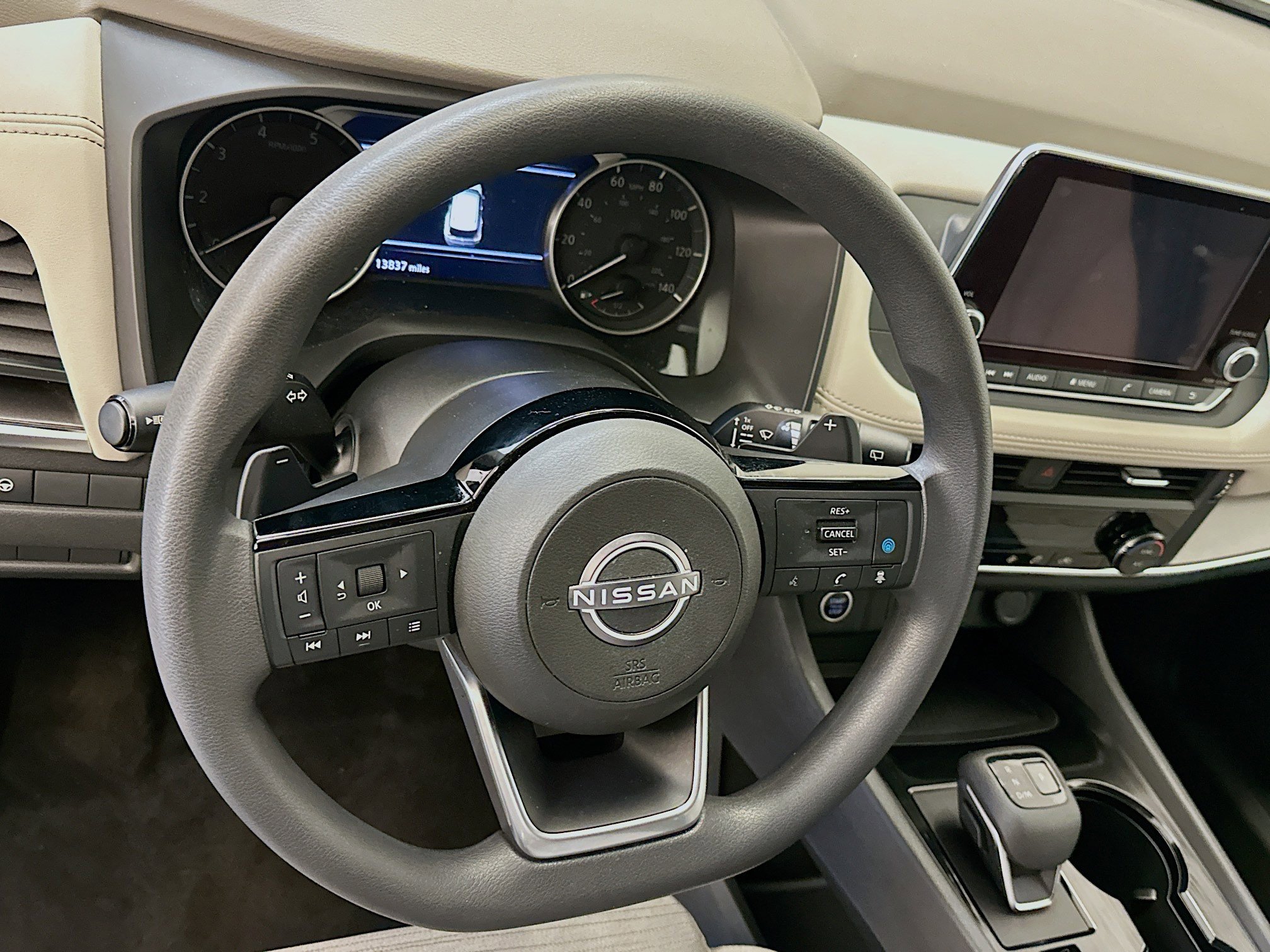 Used 2023 Nissan Rogue SV image 18