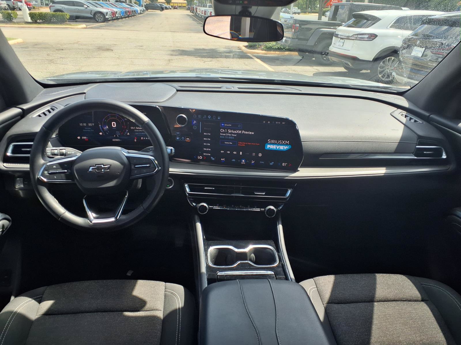 Certified 2024 Chevrolet Traverse LS w/ Midnight/Sport Edition FWD image 3
