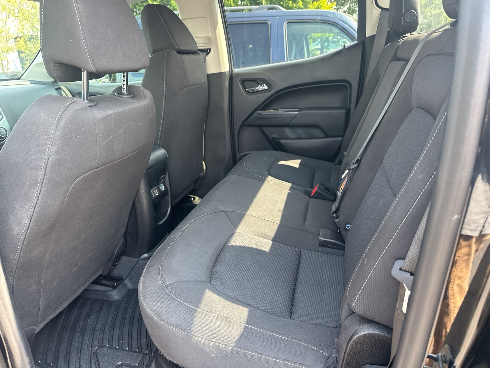 Used 2022 Chevrolet Colorado LT RWD image 8