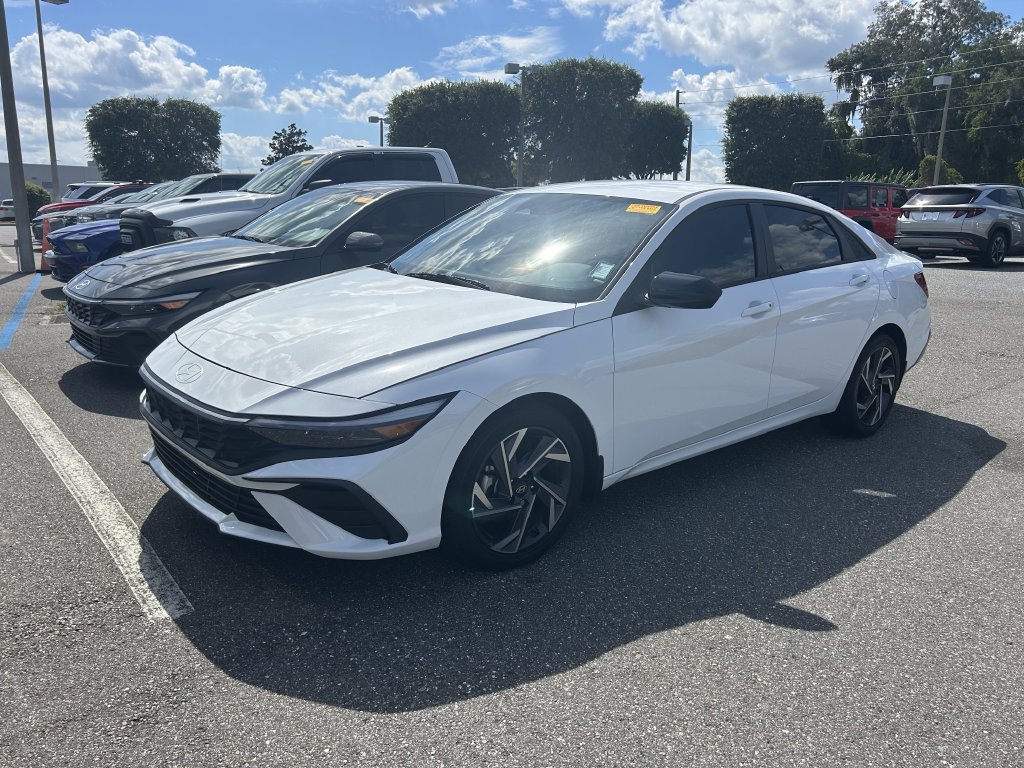 Certified 2025 Hyundai Elantra Sport FWD image 6