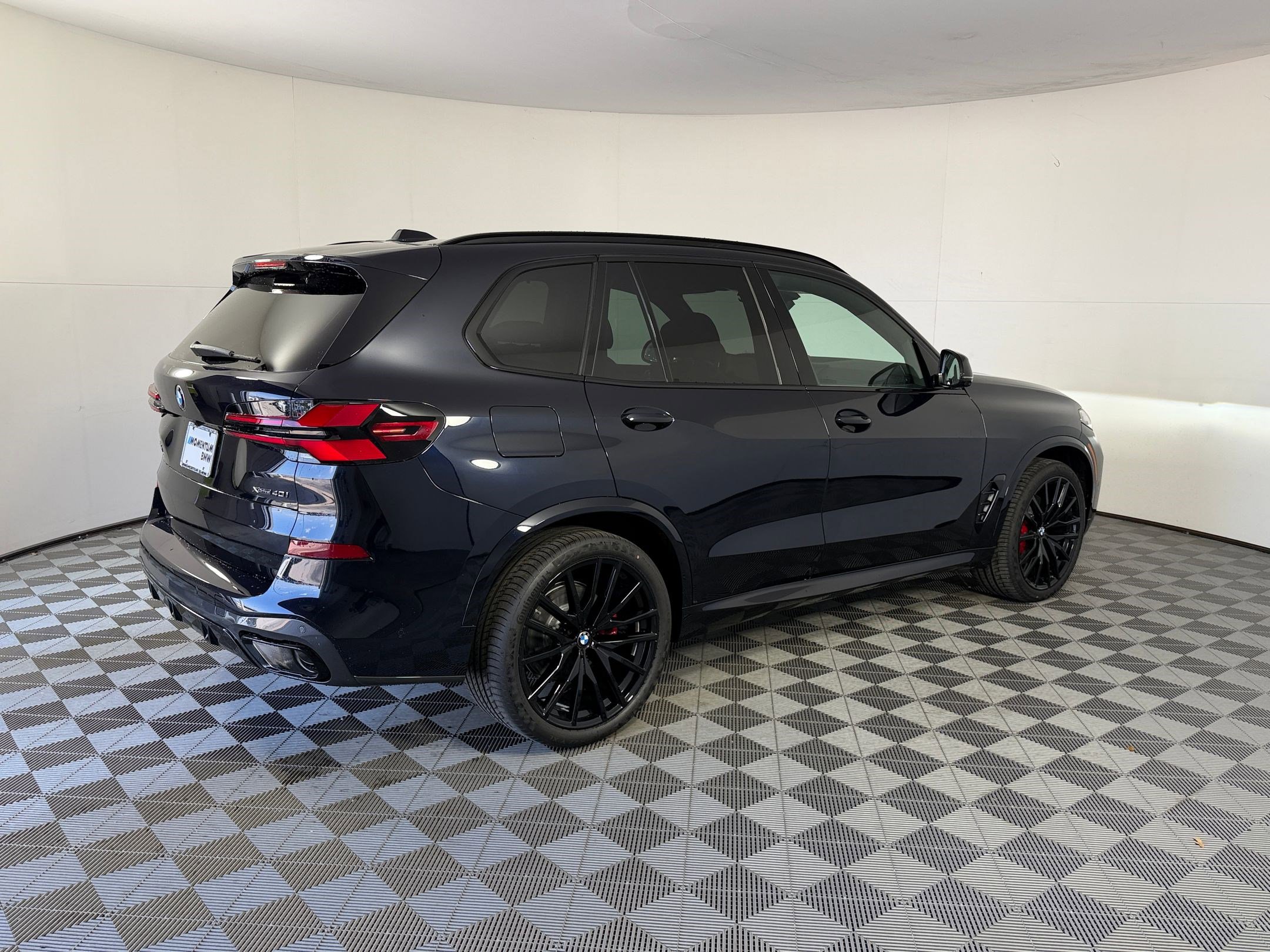 New 2026 BMW X5 xDrive40i w/ M Sport Package AWD/4WD image 9