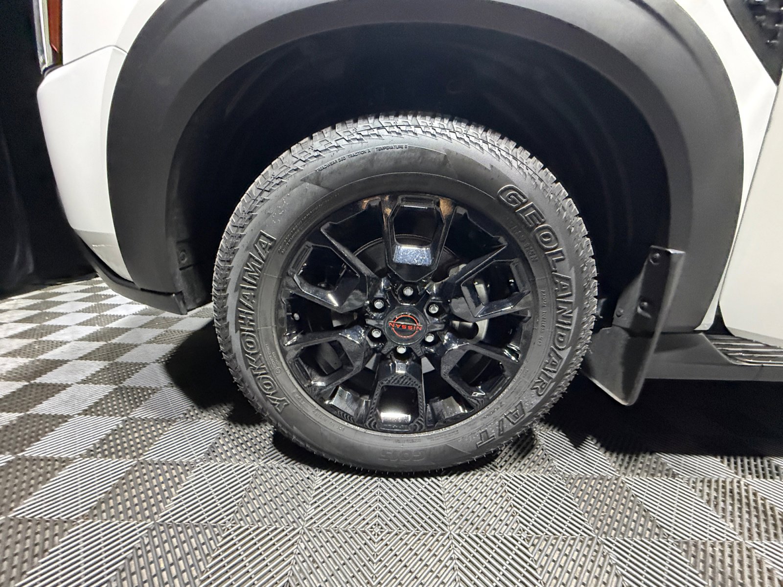 Certified 2025 Nissan Armada PRO-4X image 26