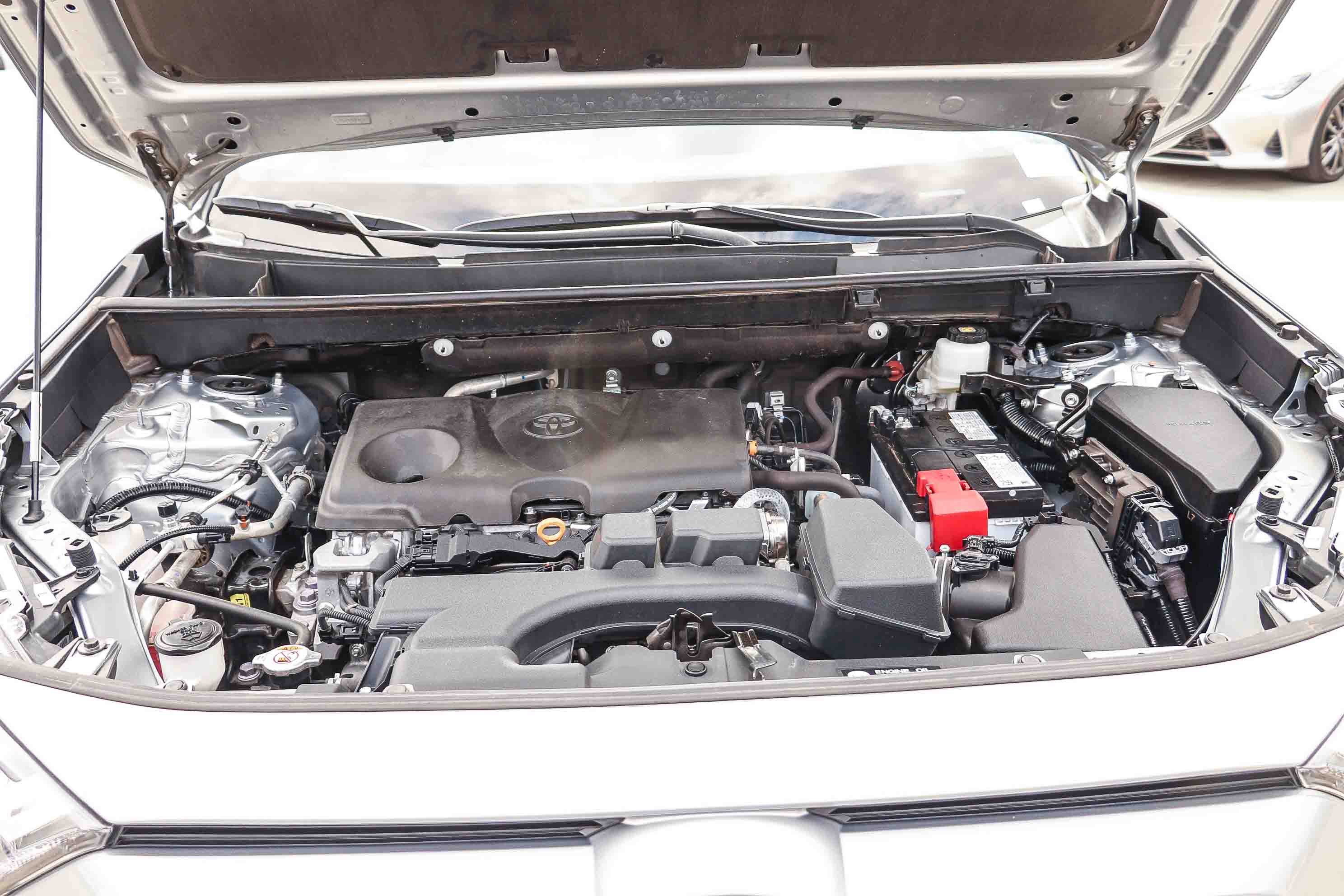 Used 2025 Toyota RAV4 XLE FWD image 27