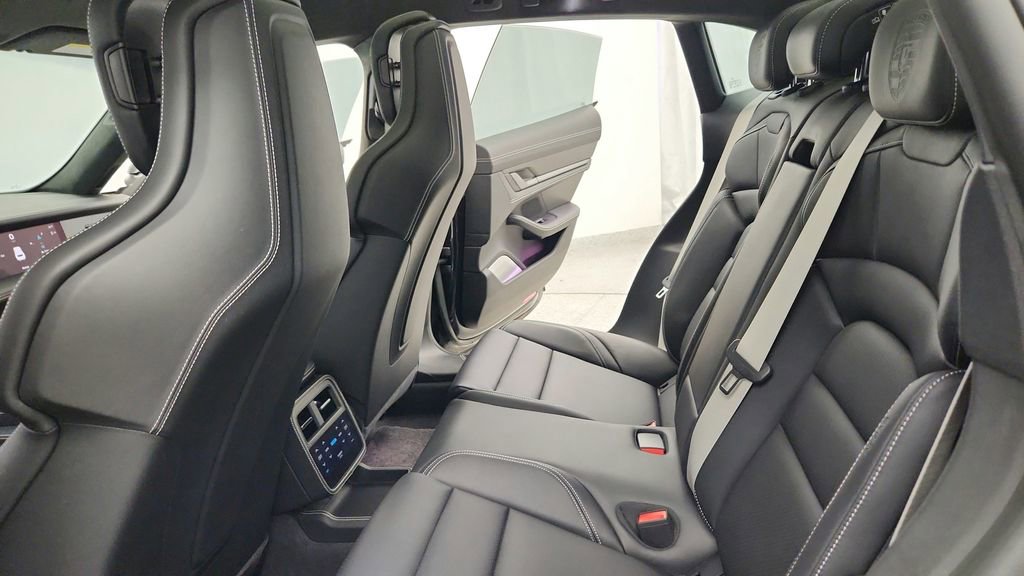 Used 2023 Porsche Taycan GTS image 29