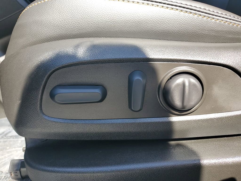 Used 2022 Chevrolet Equinox Premier image 23