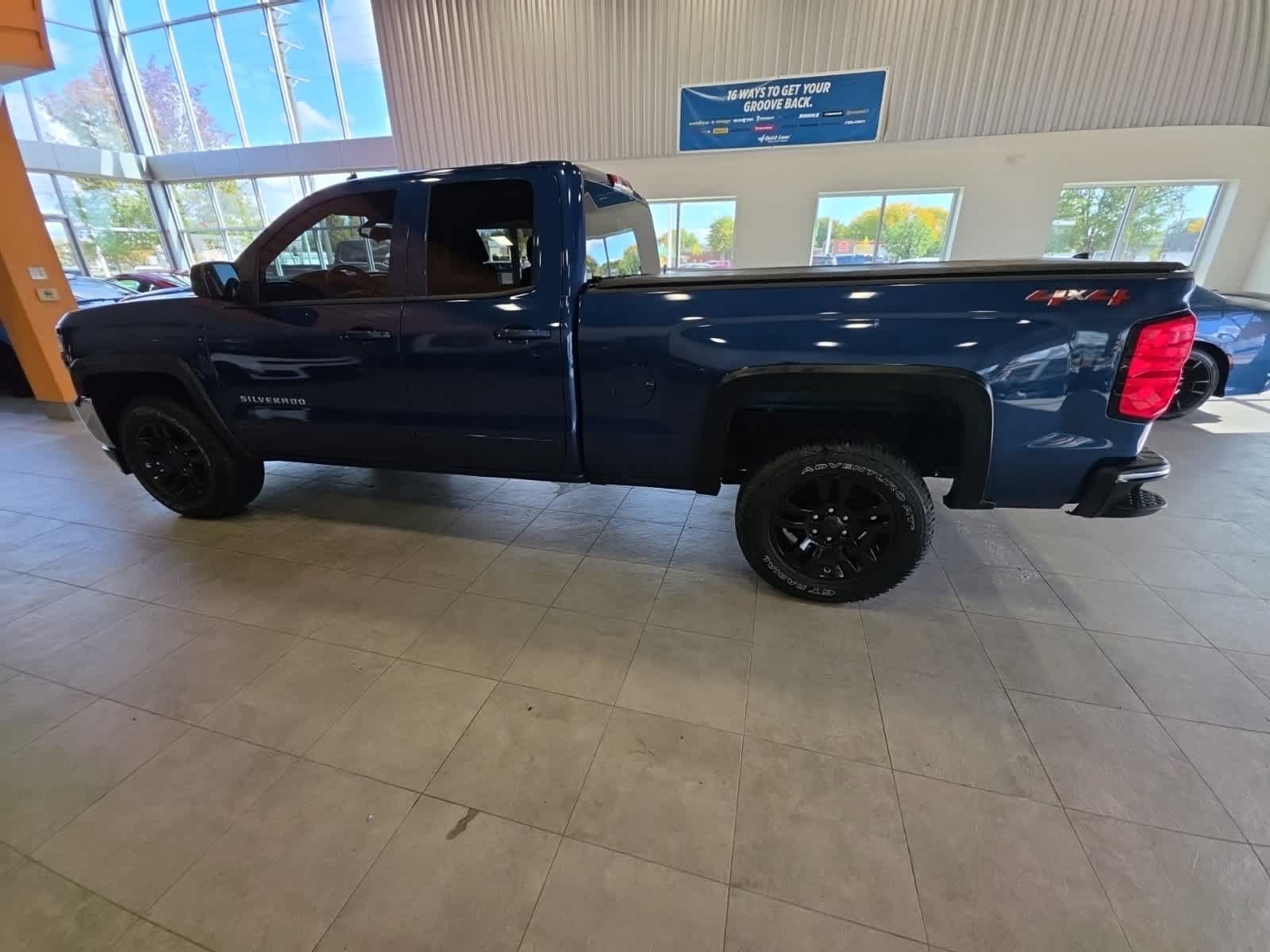 Used 2018 Chevrolet Silverado 1500 LT w/ All Star Edition AWD/4WD image 14