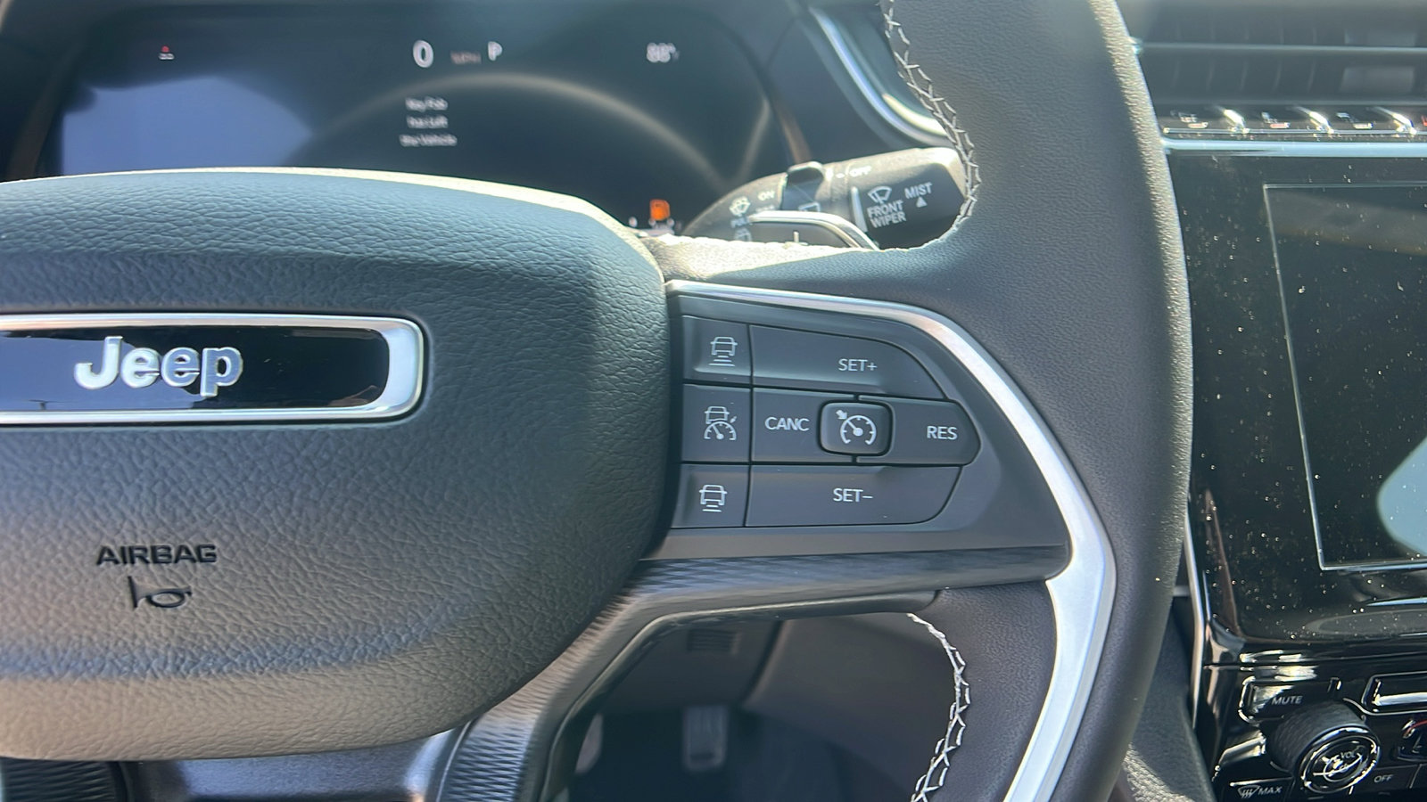 New 2025 Jeep Grand Cherokee Laredo w/ MOPAR Finishing Package image 25