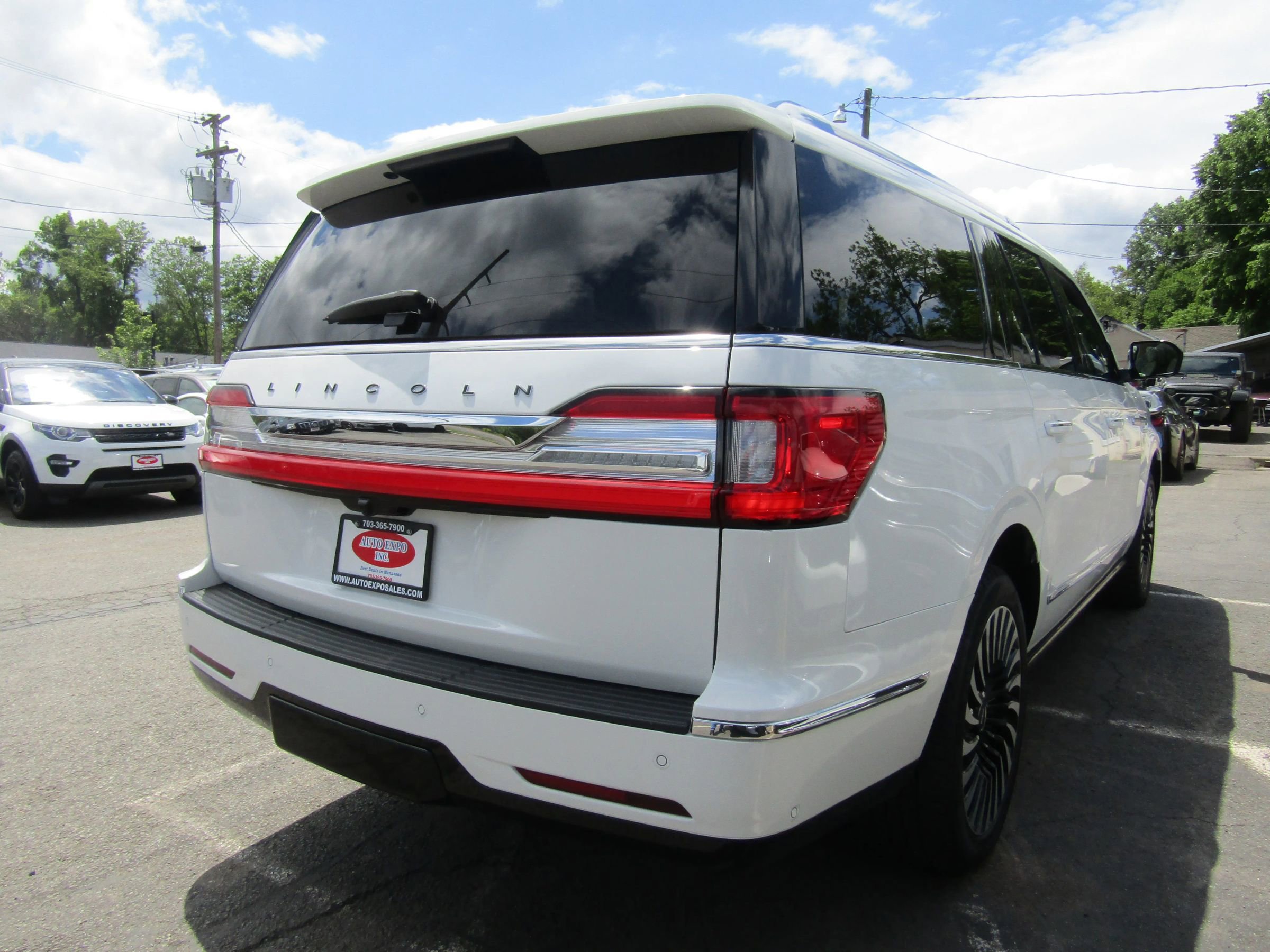 Used 2020 Lincoln Navigator L Black Label w/ Cargo Convenience Package AWD/4WD image 7