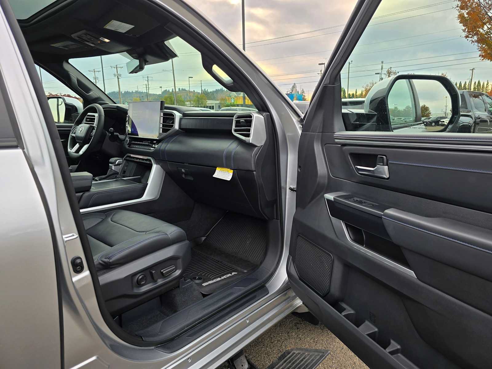 Used 2025 Toyota Sequoia Platinum AWD/4WD image 14