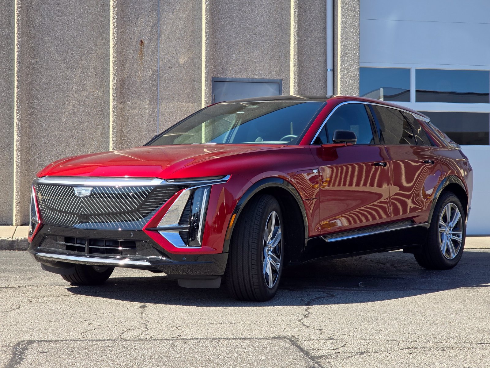 Used 2024 Cadillac Lyriq Tech AWD/4WD image 5