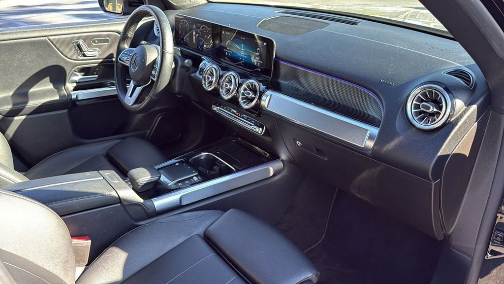 Used 2021 Mercedes-Benz GLB 250 image 34