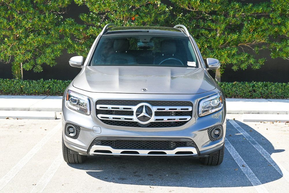 Used 2022 Mercedes-Benz GLB 250 image 2
