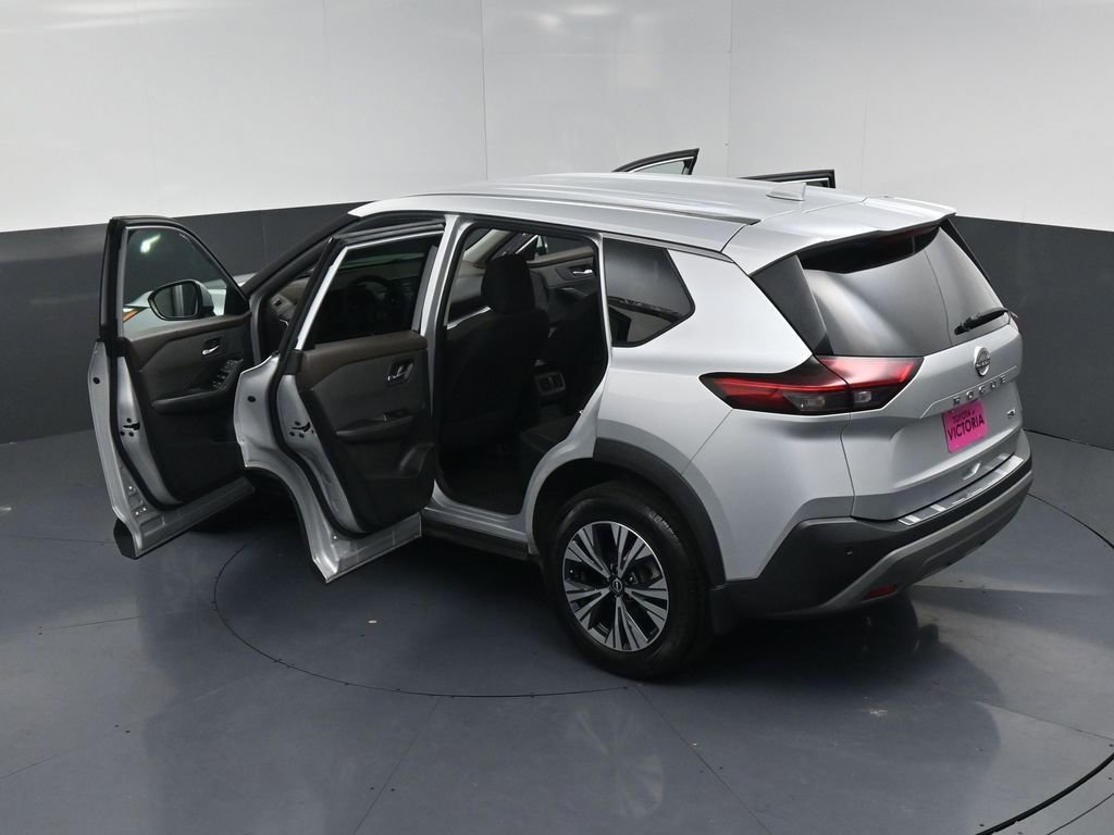 Used 2023 Nissan Rogue SV image 17