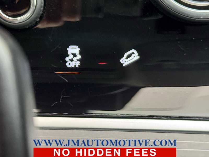 Used 2020 Land Rover Range Rover Evoque SE image 32