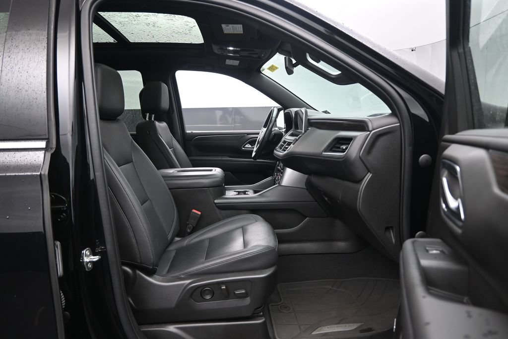 Used 2022 Chevrolet Tahoe LT w/ Luxury Package AWD/4WD image 31