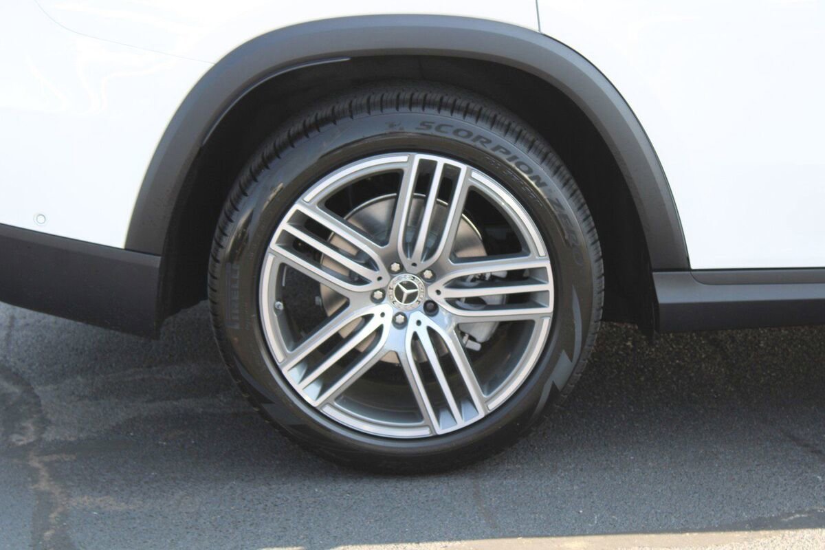 New 2025 Mercedes-Benz GLS 450 4MATIC image 10