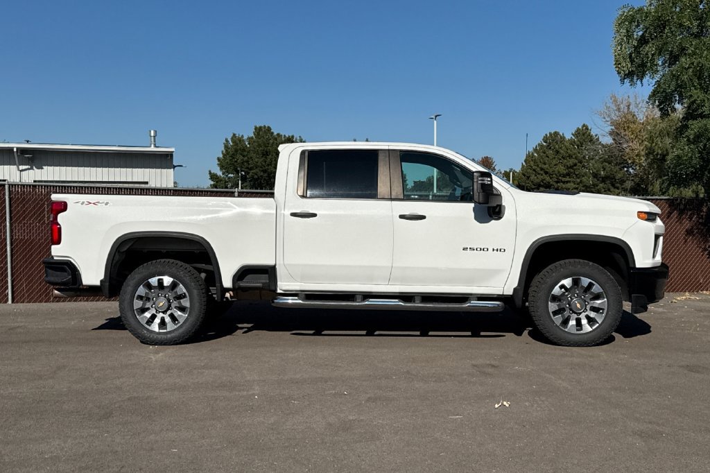 Used 2021 Chevrolet Silverado 2500 Custom w/ Custom Value Package AWD/4WD image 3